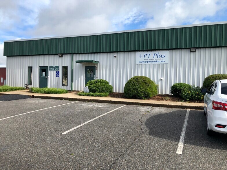 30 Ebco Cir, Waynesboro, VA for sale - Building Photo - Image 1 of 1