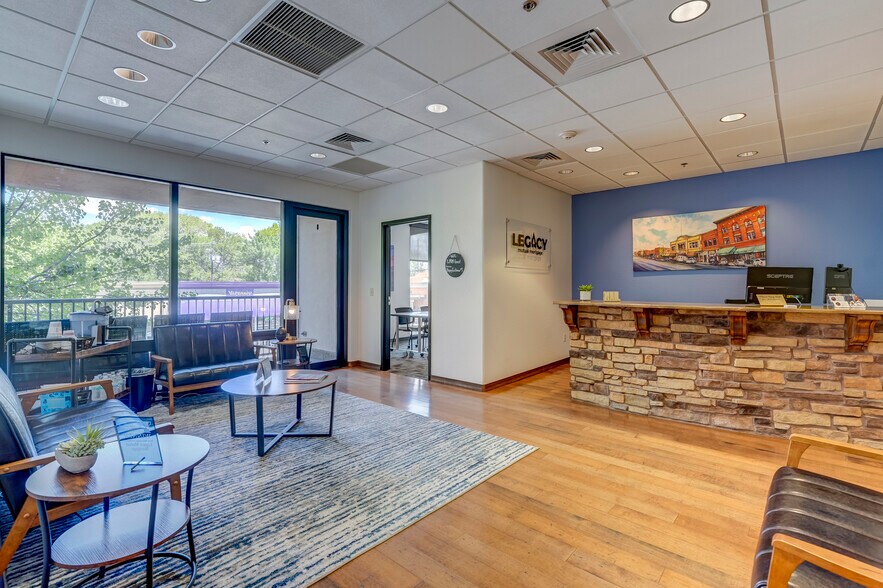 325 W Gurley St, Prescott, AZ for lease - Building Photo - Image 2 of 98