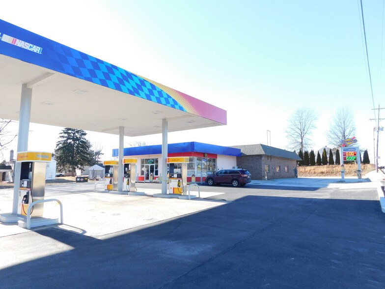 870 Delta Rd, Red Lion, PA for sale - Building Photo - Image 1 of 1