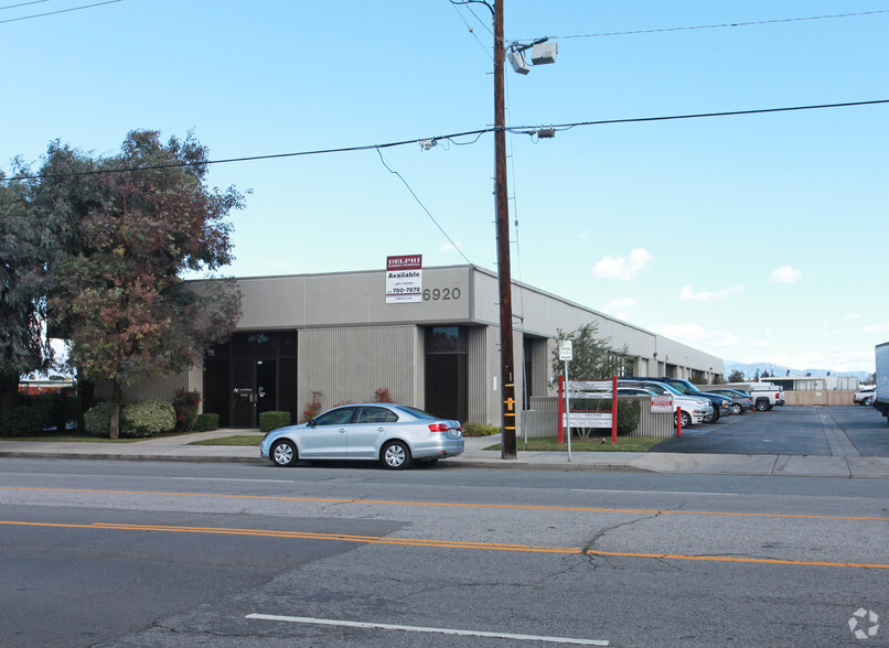 6910-6920 Hayvenhurst Ave, Van Nuys, CA for lease - Primary Photo - Image 1 of 4