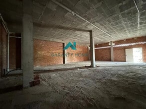 Retail in Granada, Granada for lease Interior Photo- Image 1 of 5