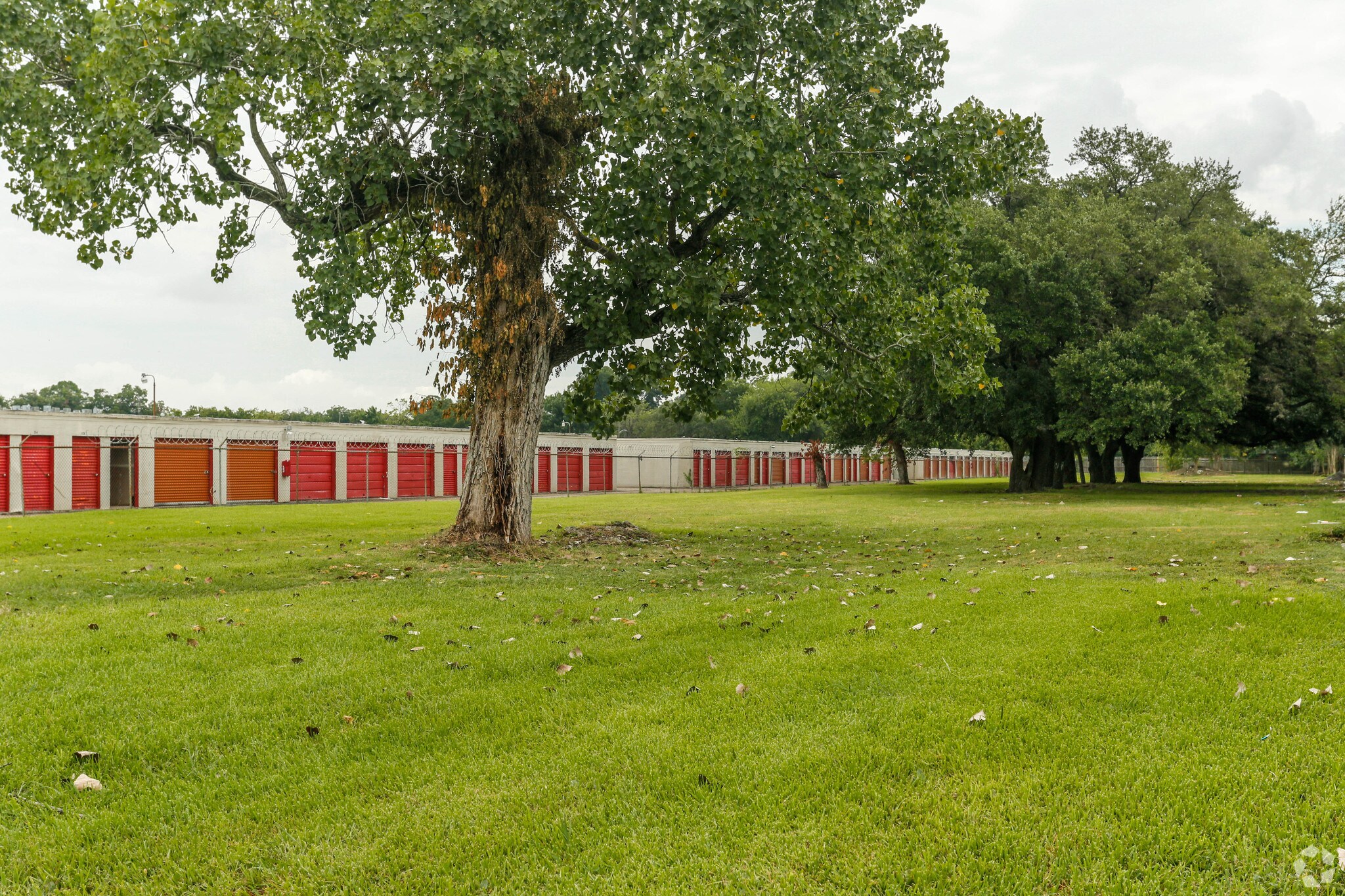 1051 Burke Rd, Pasadena, TX for sale Primary Photo- Image 1 of 1