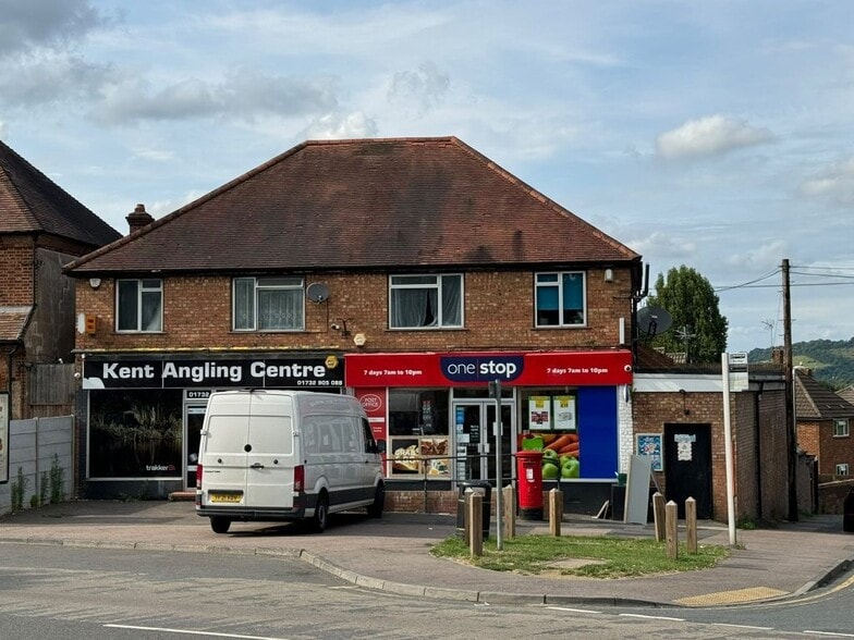 46 & 46A Seal Rd, Sevenoaks for sale - Building Photo - Image 3 of 6