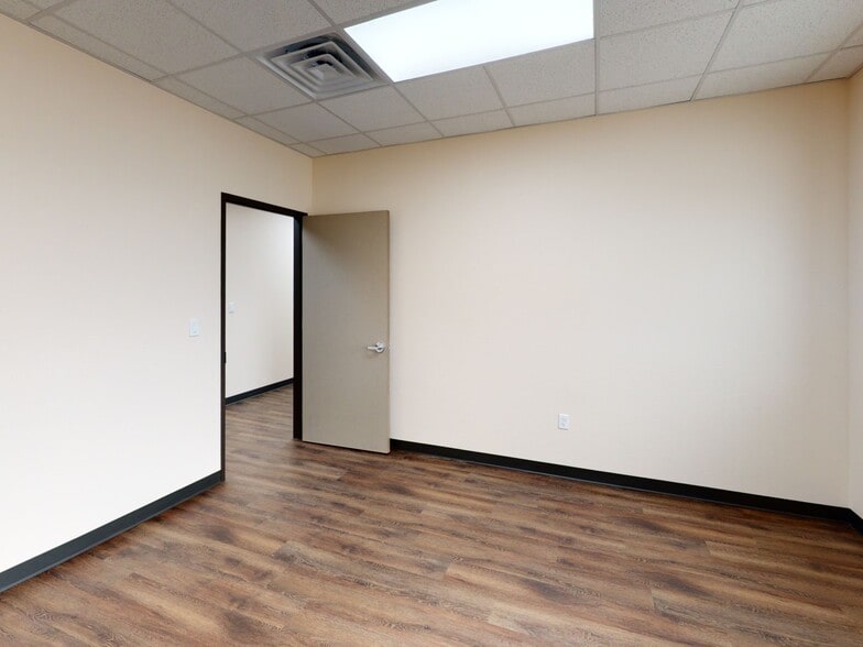 5654 Kingpin Dr, Corpus Christi, TX for sale - Building Photo - Image 3 of 7