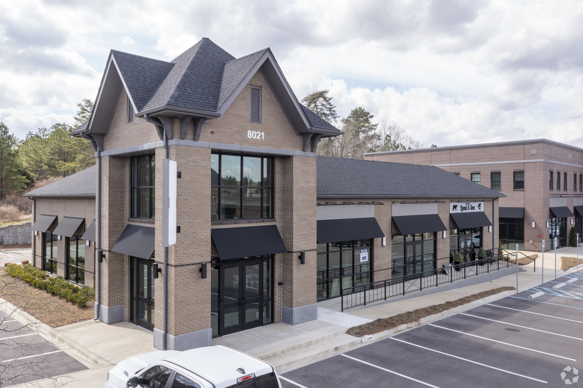 8011 Liberty Pky, Vestavia, AL for lease Building Photo- Image 1 of 23