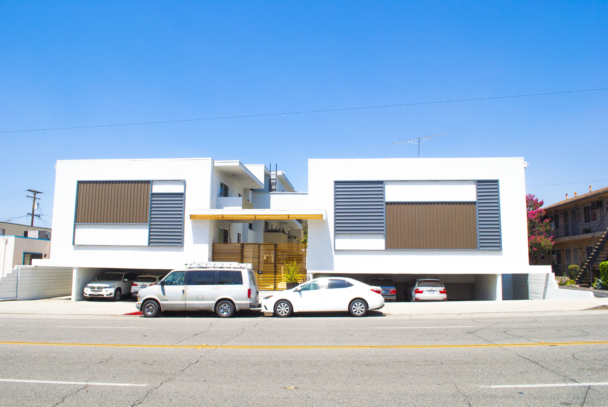 303 E Alameda Ave, Burbank, CA for sale Primary Photo- Image 1 of 1