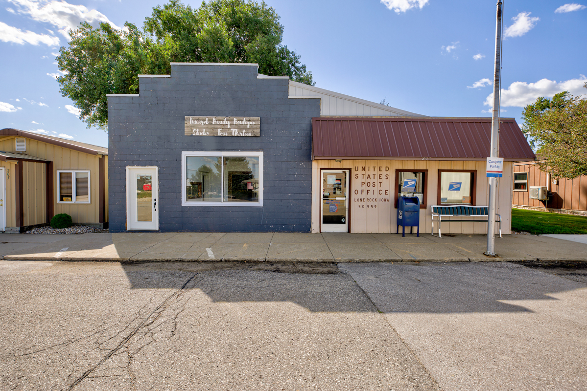 209 Maine St, Lone Rock, IA for sale Primary Photo- Image 1 of 1