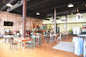 307 2nd Ave SE, Decatur, AL for lease Interior Photo- Image 1 of 3