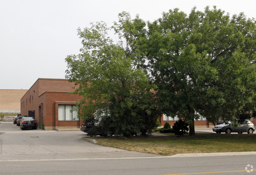 375 Watline Ave, Mississauga, ON for lease - Building Photo - Image 2 of 2