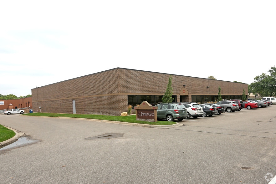 9201 E Bloomington Fwy, Bloomington, MN for lease - Building Photo - Image 3 of 18