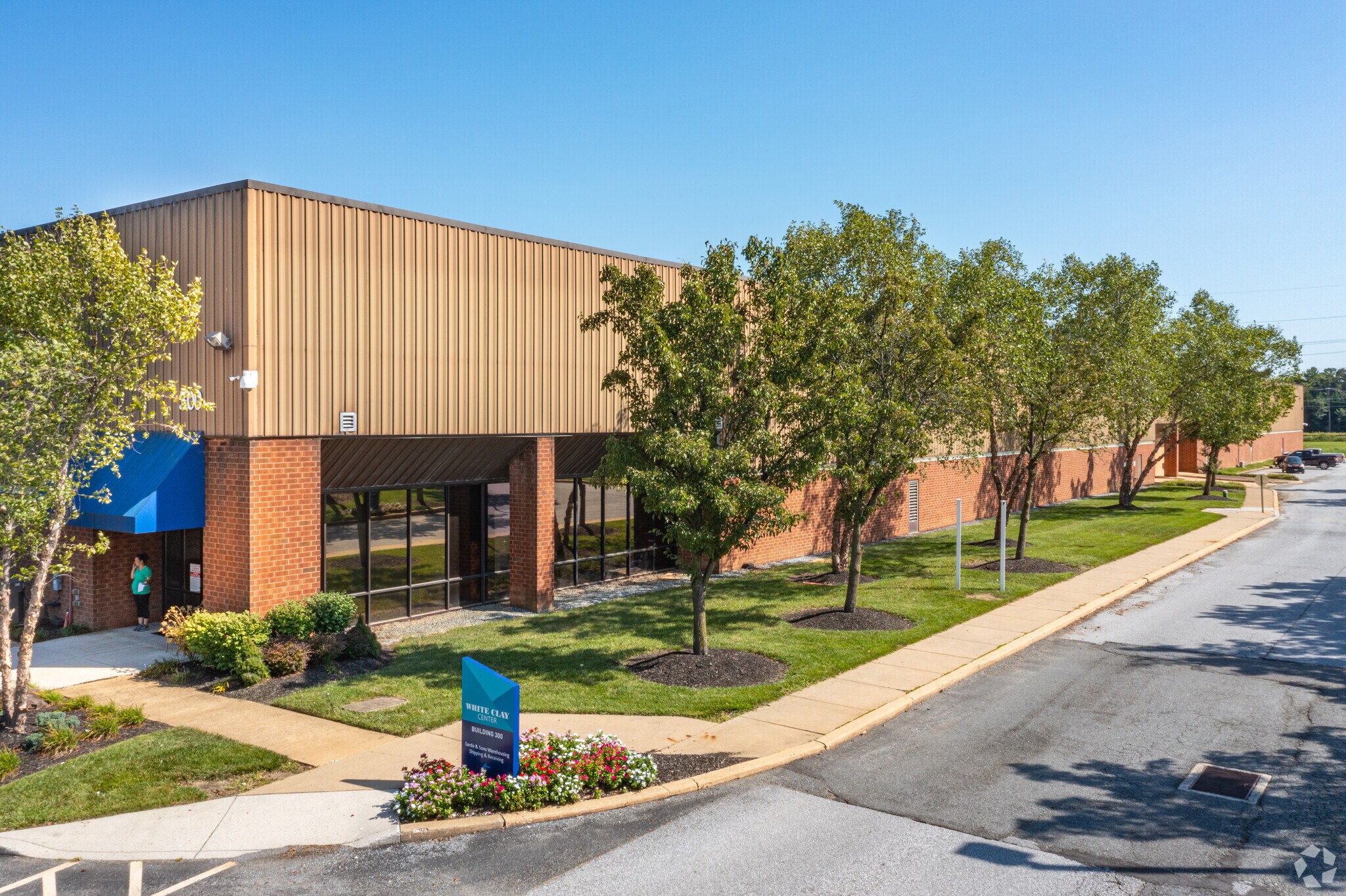 300 White Clay Center Dr, Newark, DE for lease Primary Photo- Image 1 of 9