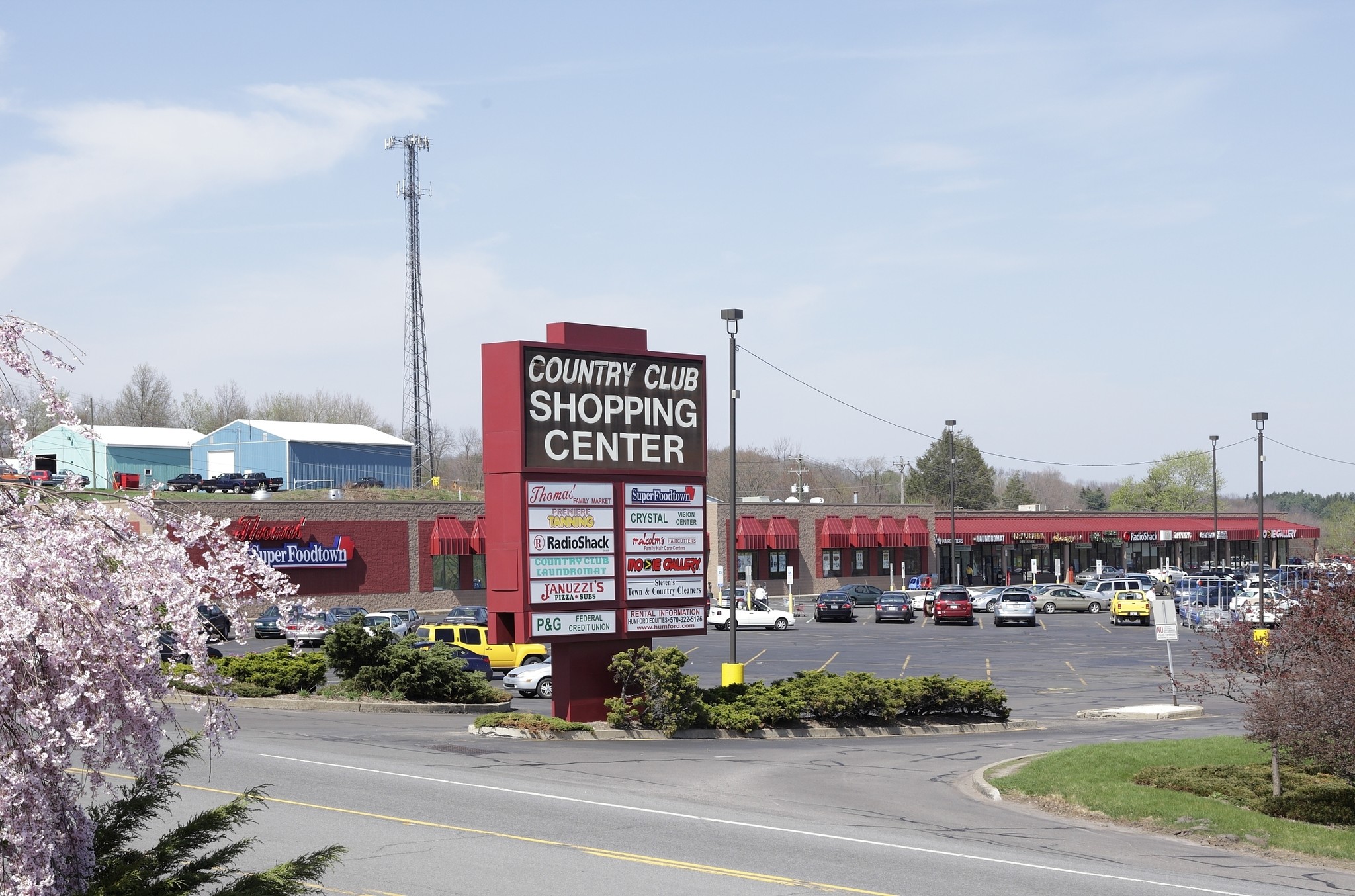 70 Country Club Shopping Ctr, Dallas, PA for sale Primary Photo- Image 1 of 1