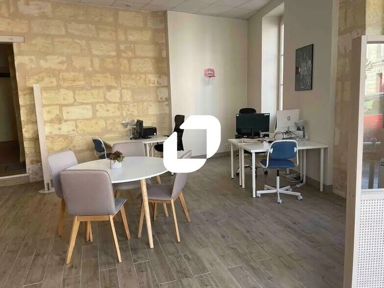 Office in Bordeaux for lease - Interior Photo - Image 2 of 5