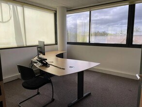 Office in Poissy for lease Interior Photo- Image 2 of 4