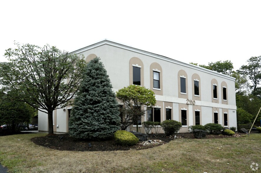 2110 Oak Tree Rd, Edison, NJ for sale - Primary Photo - Image 1 of 1
