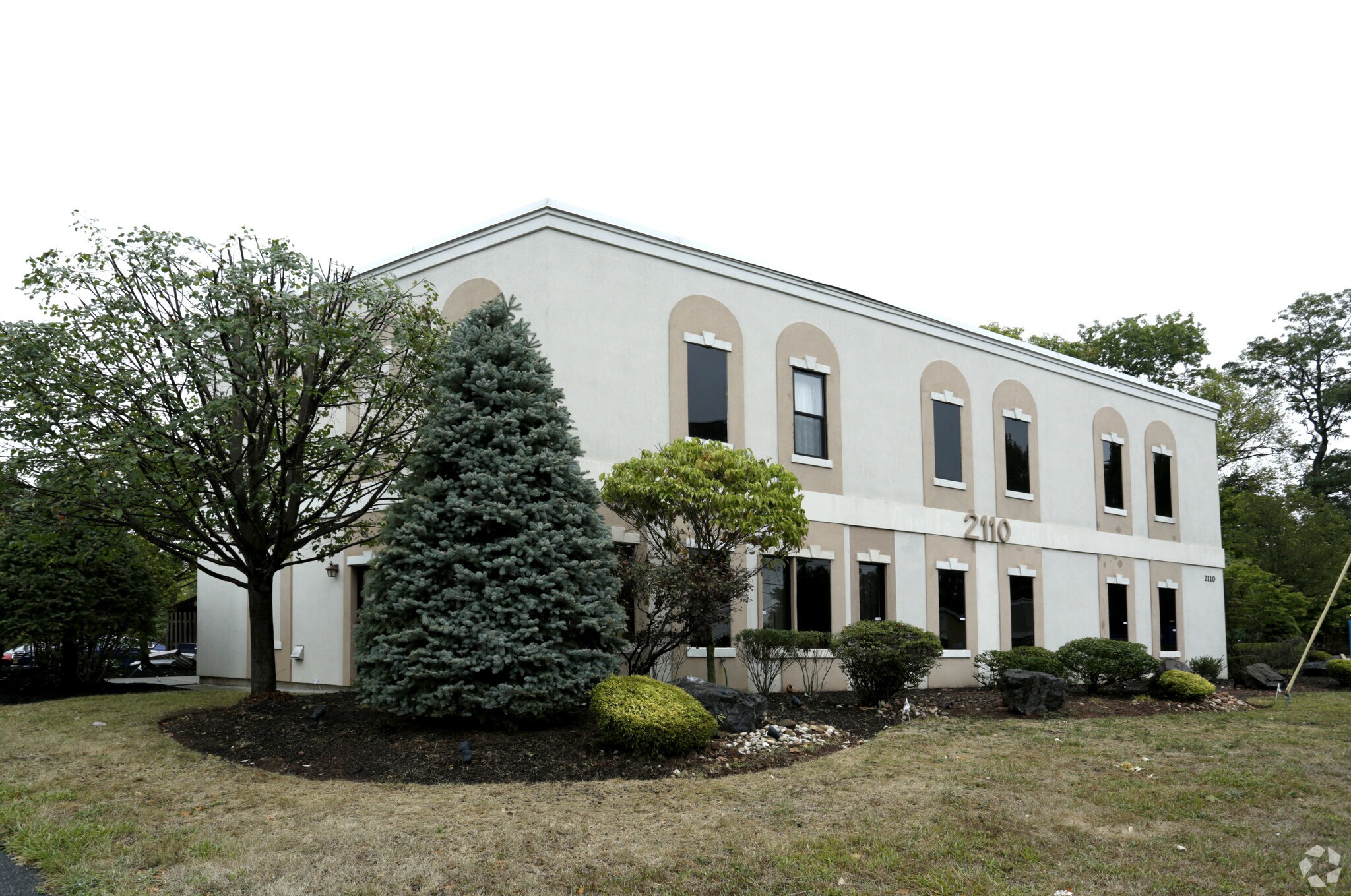 2110 Oak Tree Rd, Edison, NJ for sale Primary Photo- Image 1 of 1