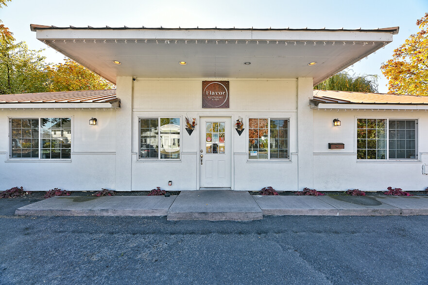 1213 W Main St, Medford, OR for sale - Primary Photo - Image 1 of 37