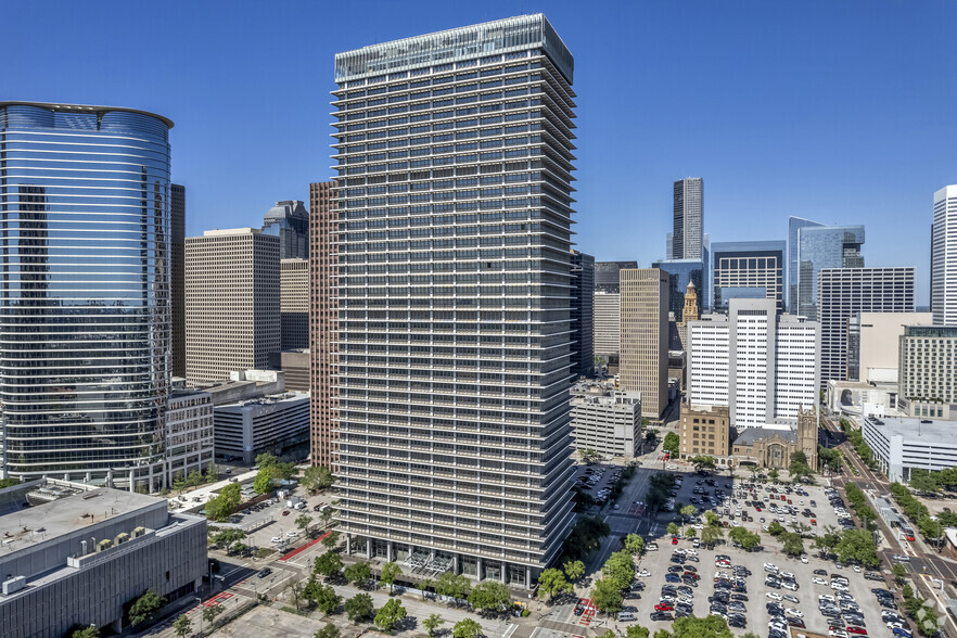 800 Bell St, Houston, TX for lease - Building Photo - Image 1 of 9