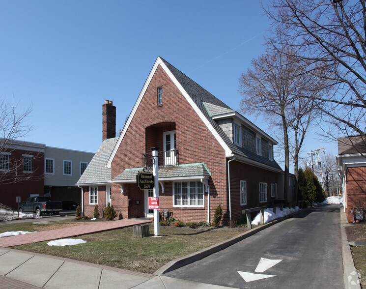 6524 E Quaker Rd, Orchard Park, NY for sale - Primary Photo - Image 1 of 1