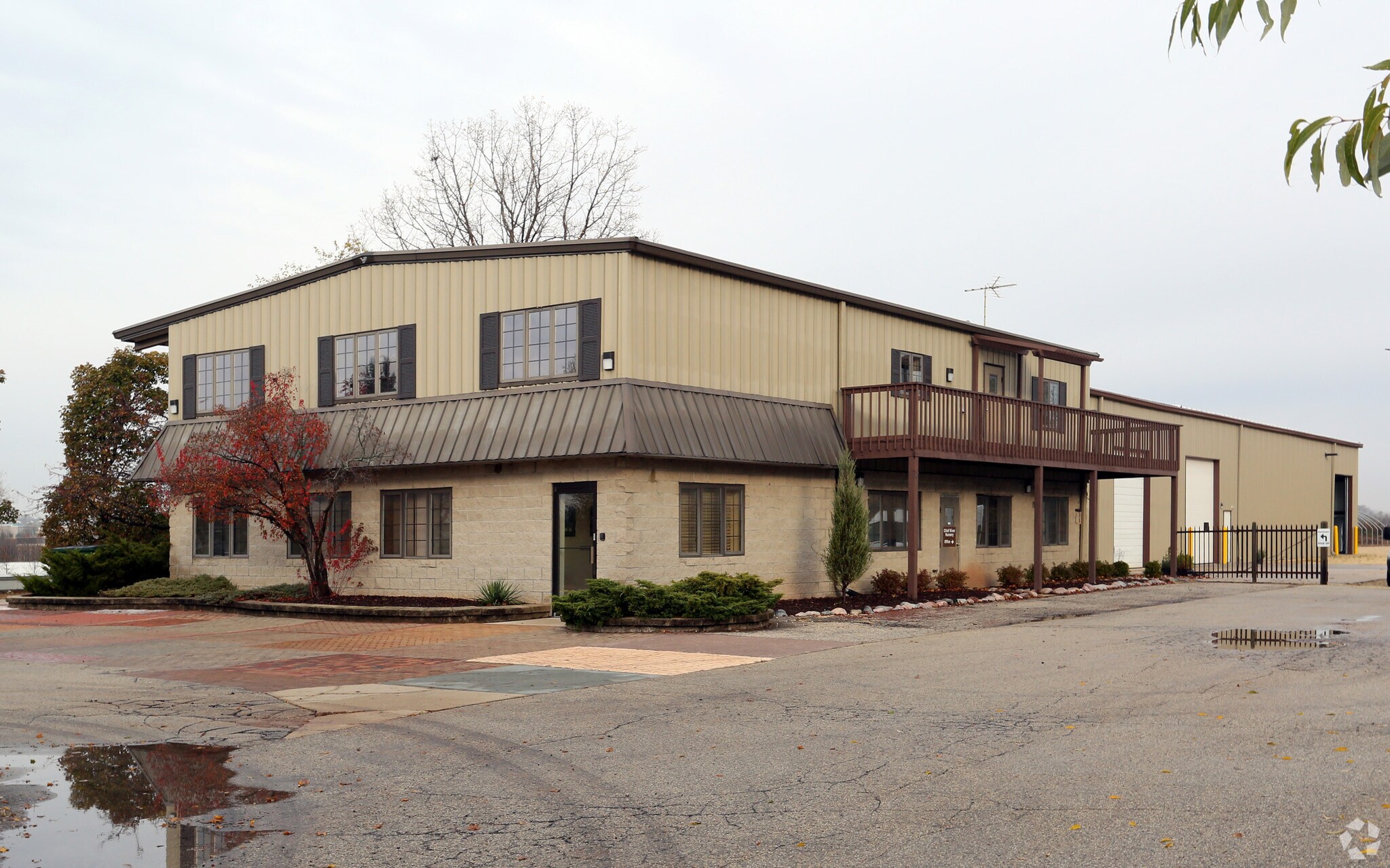 976 Ulao Rd, Grafton, WI for sale Primary Photo- Image 1 of 1