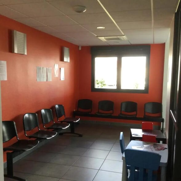 Office in for lease - Building Photo - Image 3 of 4