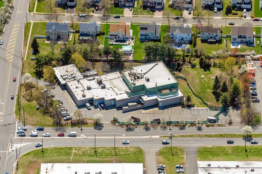900 Durham Ave, South Plainfield, NJ for sale - Building Photo - Image 2 of 9