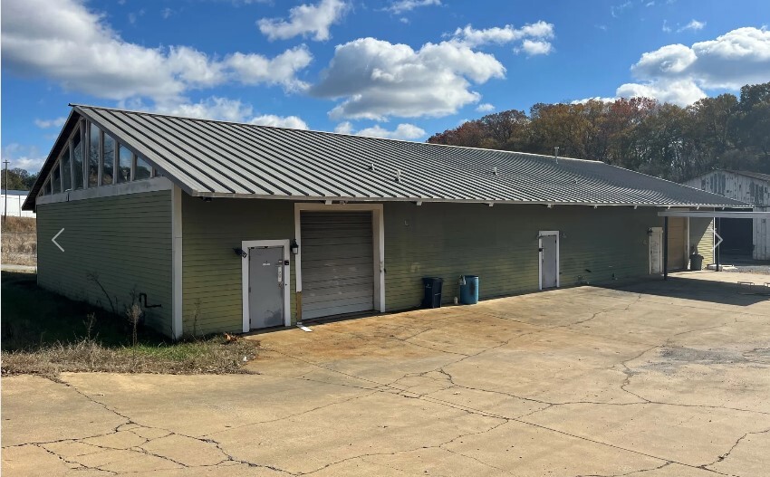 330-332 N Erwin St, Cartersville, GA for lease - Building Photo - Image 2 of 5