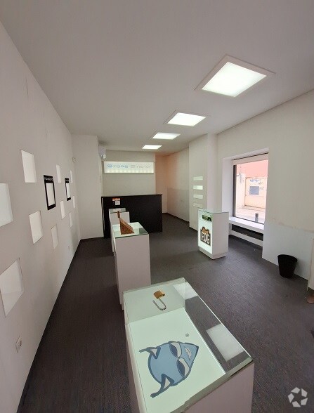 Retail in Guadalajara, Guadalajara for lease Primary Photo- Image 1 of 5