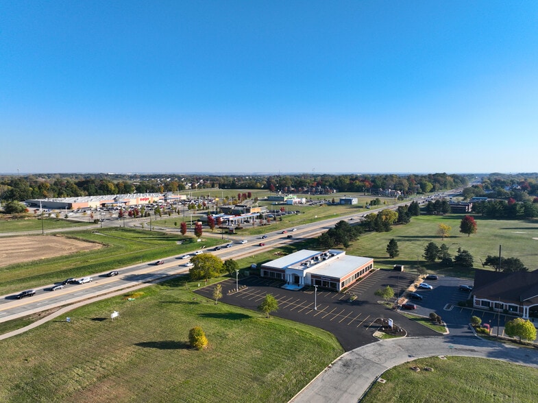 2126 N Perryville Rd, Rockford, IL for lease - Building Photo - Image 3 of 7