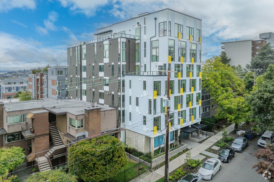 421 Belmont Ave E, Seattle, WA for sale - Primary Photo - Image 1 of 17