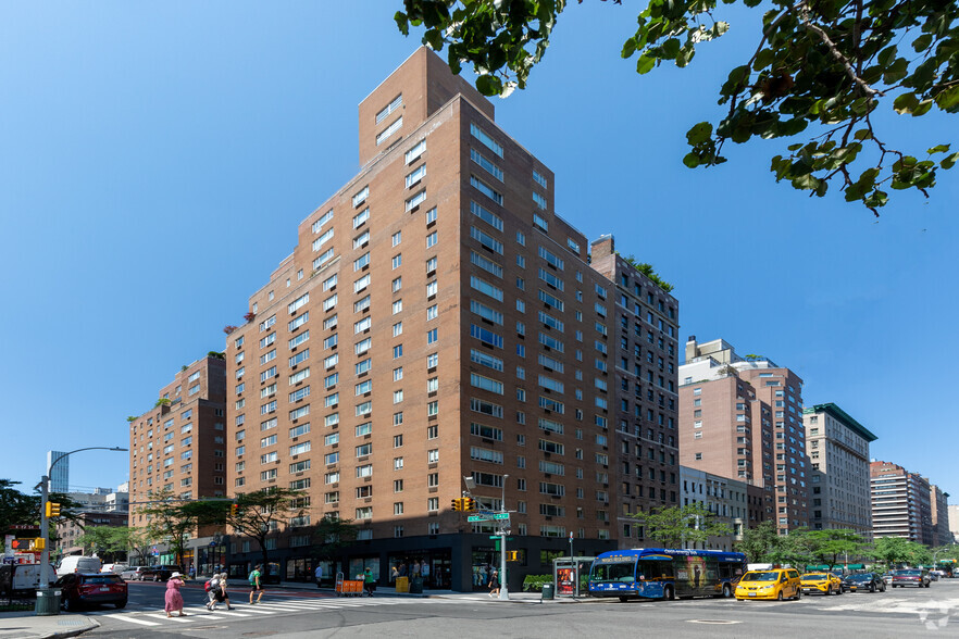 976-978 Lexington Ave, New York, NY for lease - Building Photo - Image 3 of 3