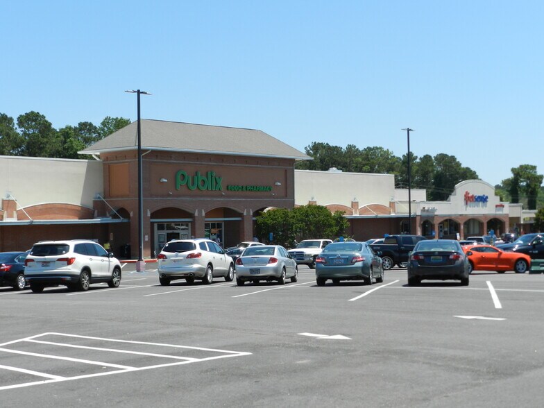 139 Commerce Ave, Lagrange, GA for lease - Building Photo - Image 1 of 3