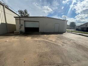 403 Vine St, Van Buren, AR for lease Interior Photo- Image 1 of 4