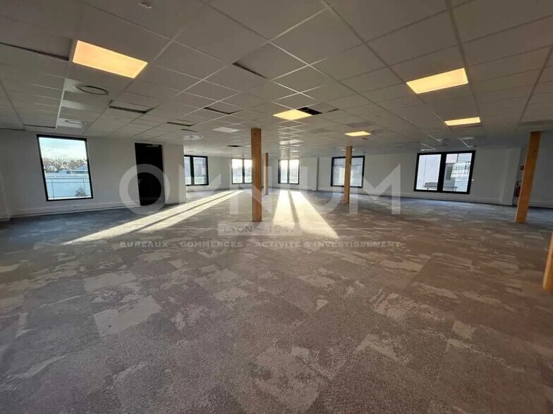 Office in Sainte-Foy-lès-Lyon for lease - Interior Photo - Image 3 of 7