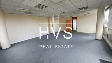 Office in Aix-en-Provence for lease Interior Photo- Image 2 of 5
