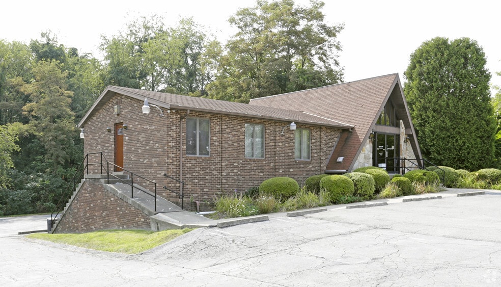 2285 Brodhead Rd, Aliquippa, PA for lease - Building Photo - Image 2 of 3