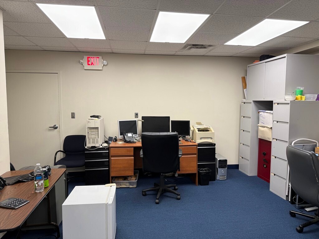 950 Skokie Blvd, Northbrook, IL for lease Interior Photo- Image 1 of 3