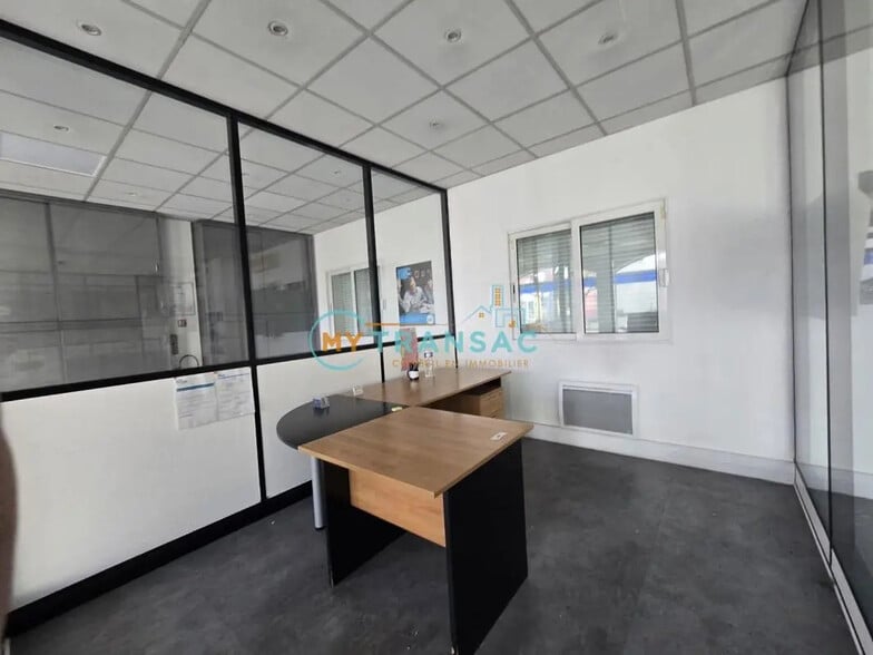Retail in Pontault-Combault for lease - Interior Photo - Image 3 of 8