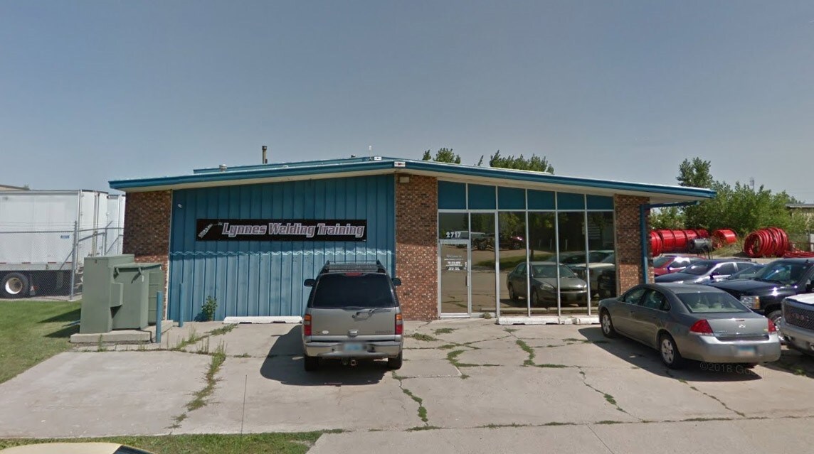 2717 N 3rd Ave, Fargo, ND for sale Primary Photo- Image 1 of 1