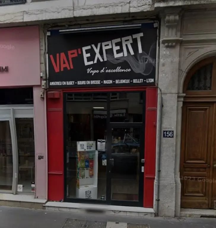 Retail in Lyon for lease Building Photo- Image 1 of 4