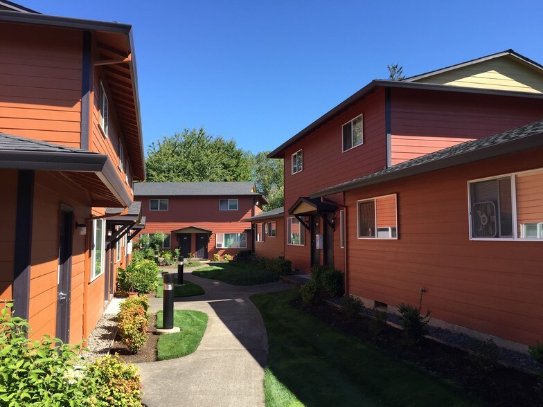 230 Lincoln St, Fairview, OR for sale - Primary Photo - Image 1 of 1