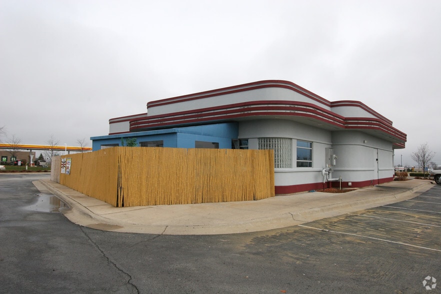 3870 N Perryville Rd, Rockford, IL for lease - Building Photo - Image 3 of 3