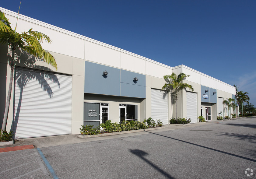 7948-7966 SW Jack James Dr, Stuart, FL for lease - Building Photo - Image 2 of 19