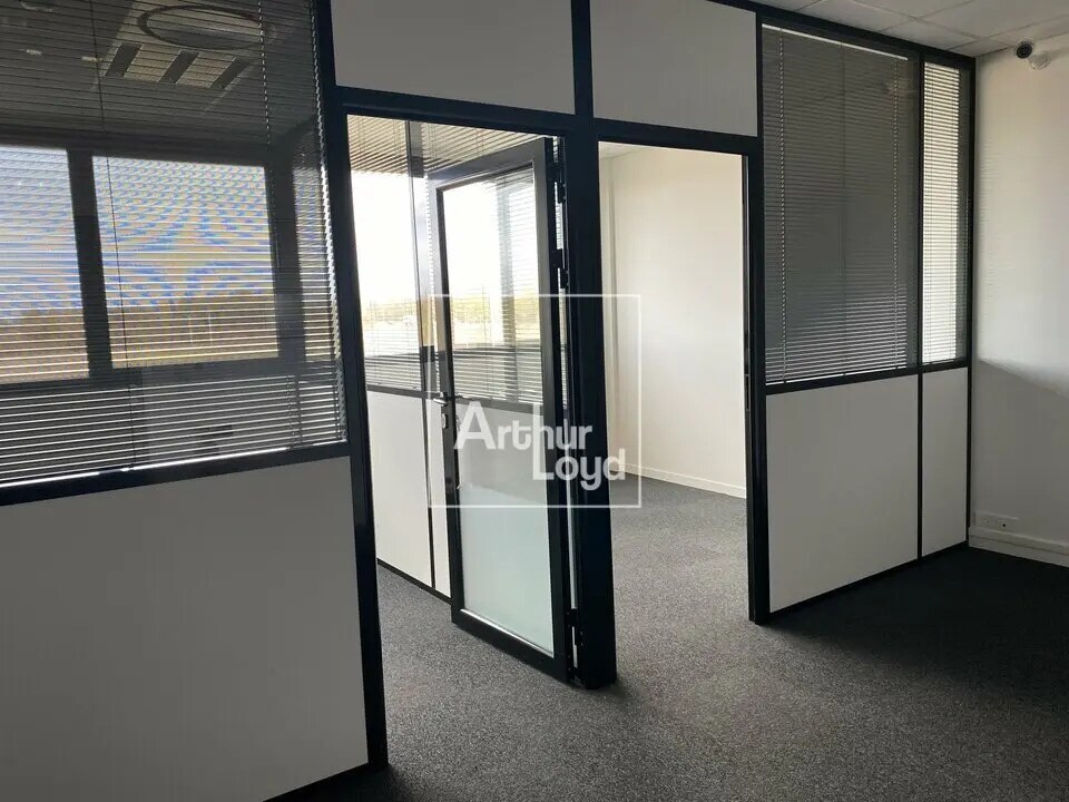 Location Bureaux 42 m² - Photo 1