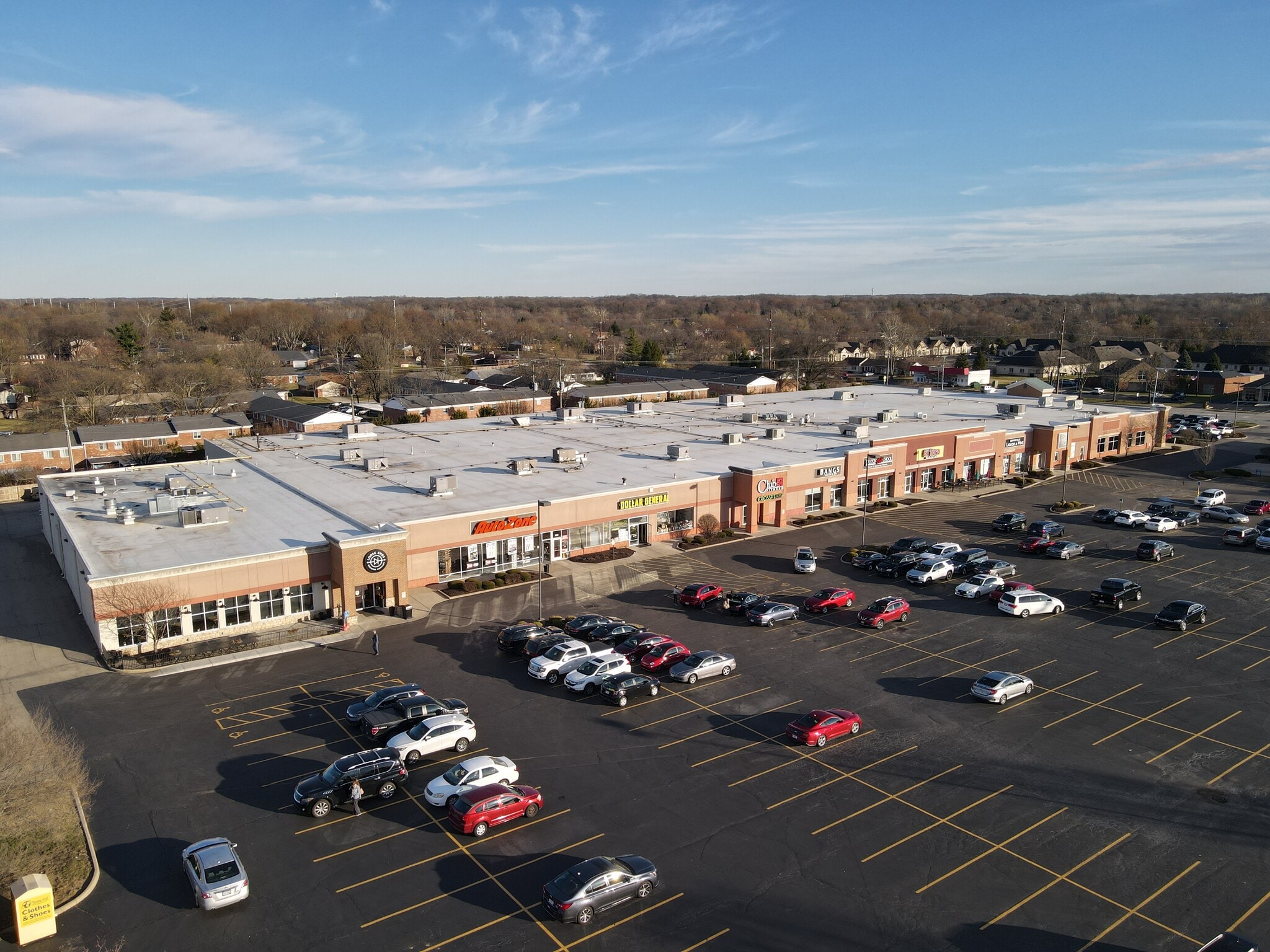 890-896 S Main St, Centerville, OH for lease Building Photo- Image 1 of 11
