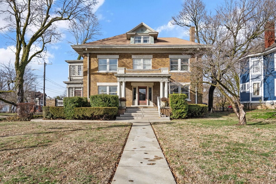 1201 E Walnut St, Springfield, MO for sale - Building Photo - Image 2 of 58