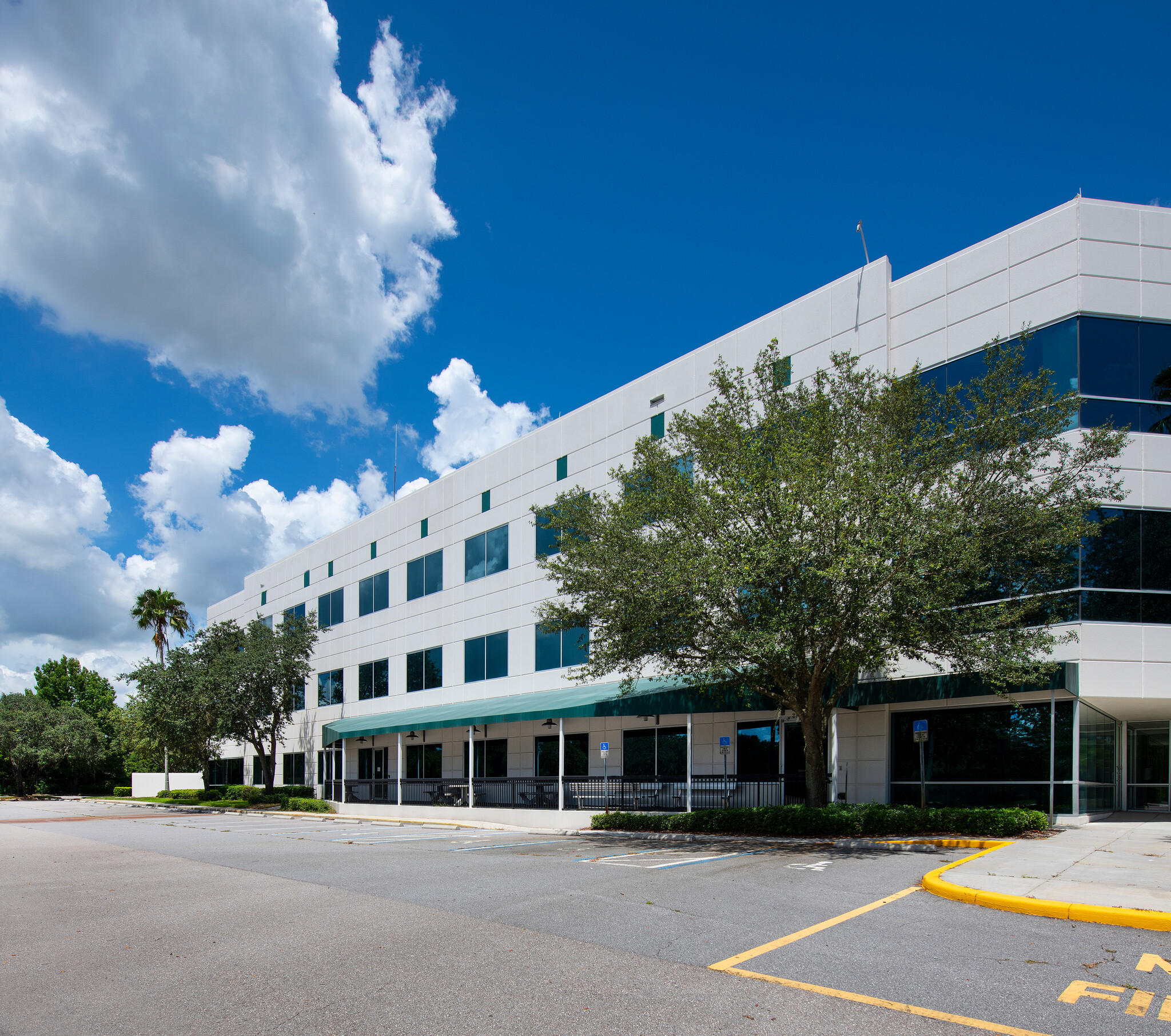 636 Grand Regency Blvd, Brandon, FL for sale Building Photo- Image 1 of 1