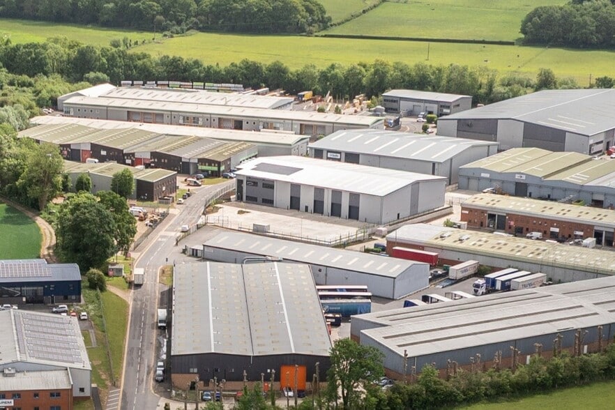 14 Drakes Dr, Long Crendon for lease - Building Photo - Image 3 of 8