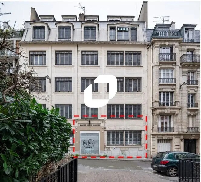 Flex in Paris for sale Building Photo- Image 1 of 6