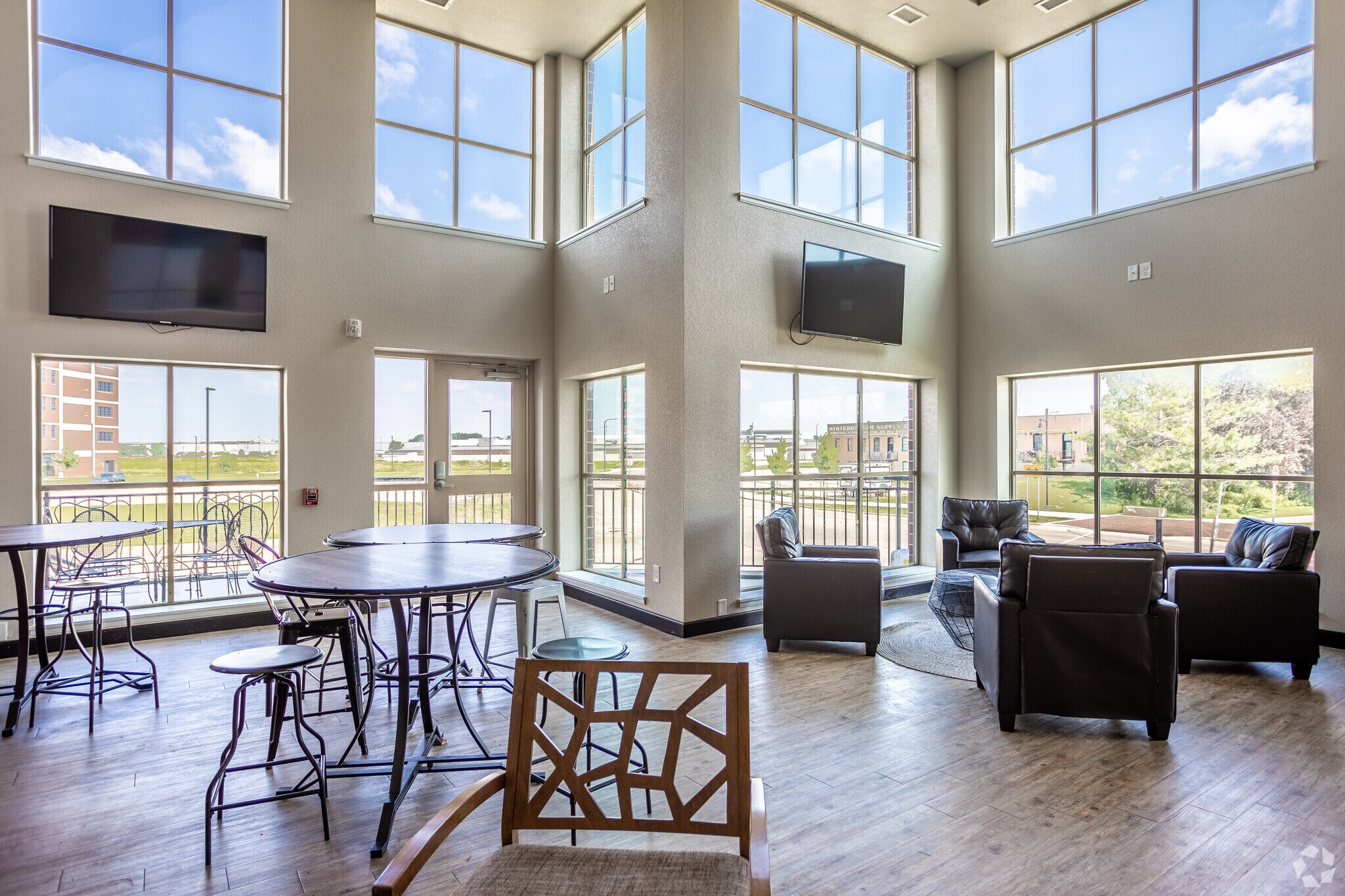 45 Jefferson St, Waterloo, IA for sale Interior Photo- Image 1 of 1